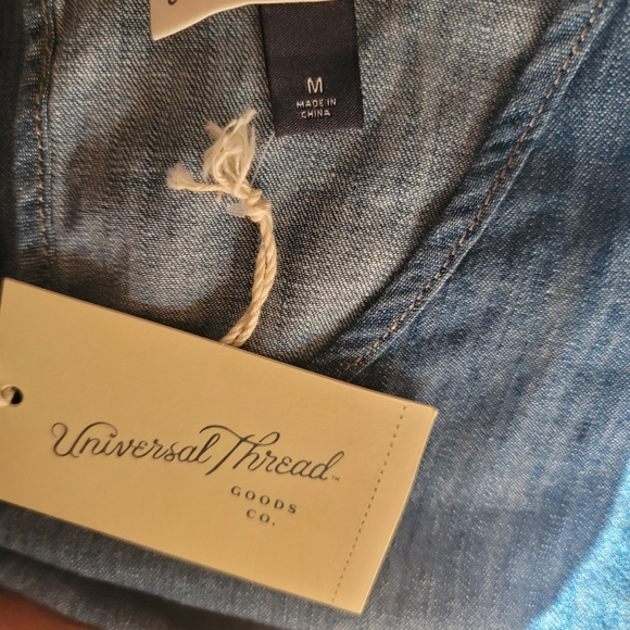 NWT Universal Thread Chambray Swing Top Size Medium - Picture 4 of 4